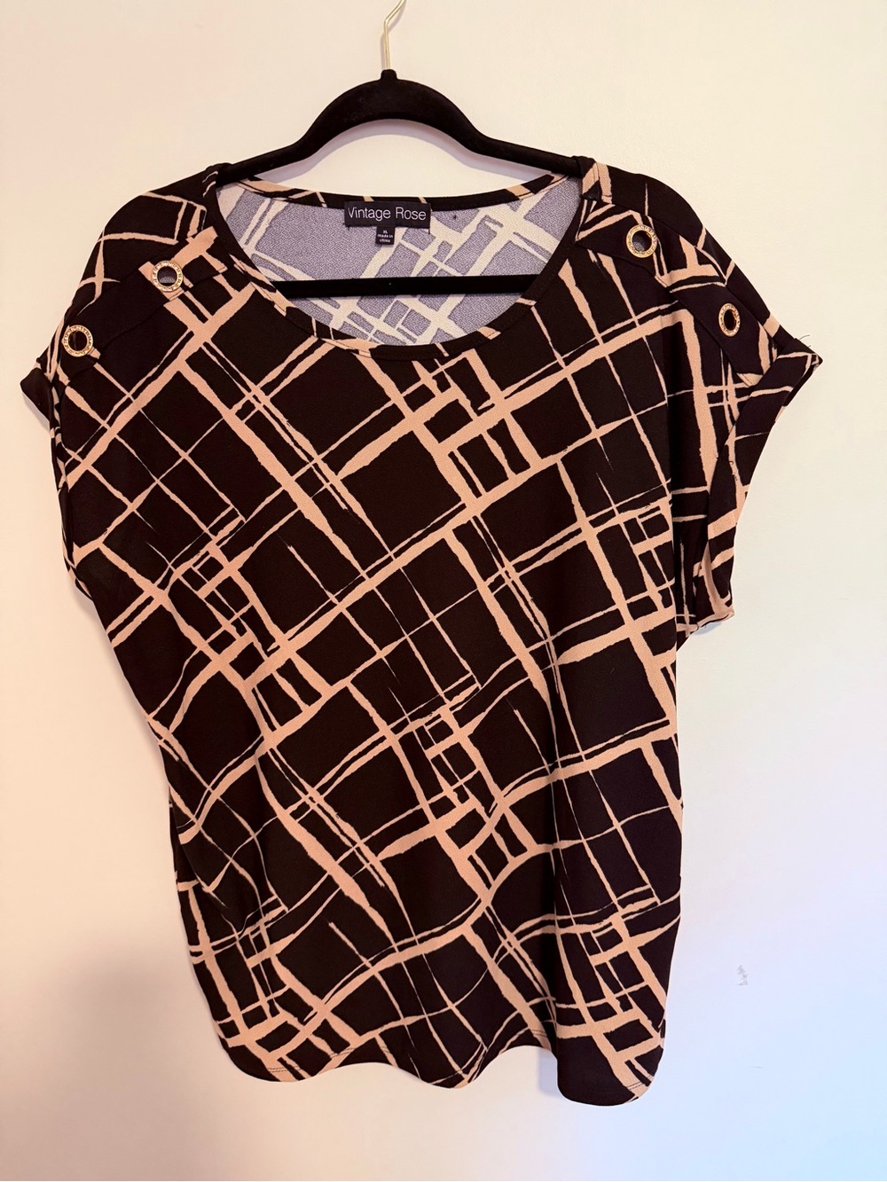 Vintage Rose Black Short-Sleeve Top with Blush Geometric Print